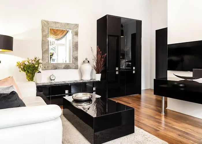 Househost Apartment:lobzowska 22 *