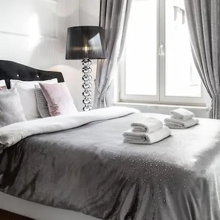 Househost Apartment:lobzowska 22 Krakow