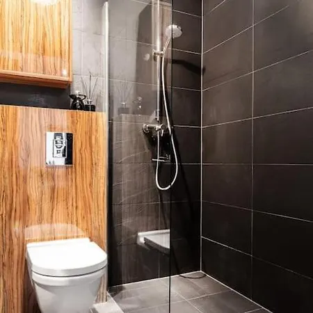 Househost Apartment:lobzowska 22 아파트 *
