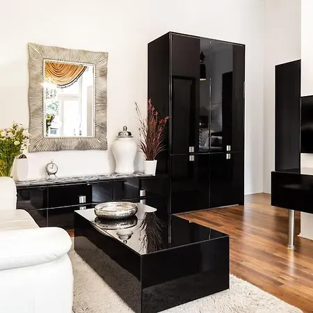 Househost Apartment:lobzowska 22 *